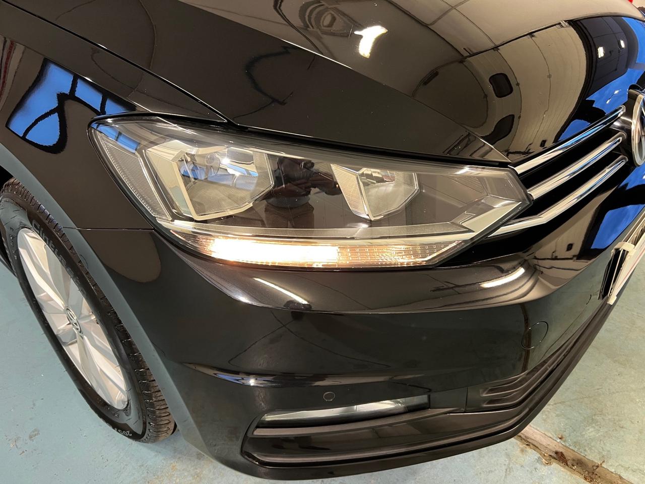 Volkswagen Touran 2.0 TDI 150 CV SCR DSG Business BlueMotion Technology