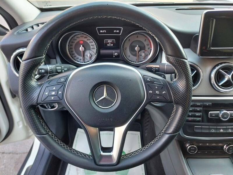 Mercedes-benz GLA 200 GLA 200 CDI Automatic Sport