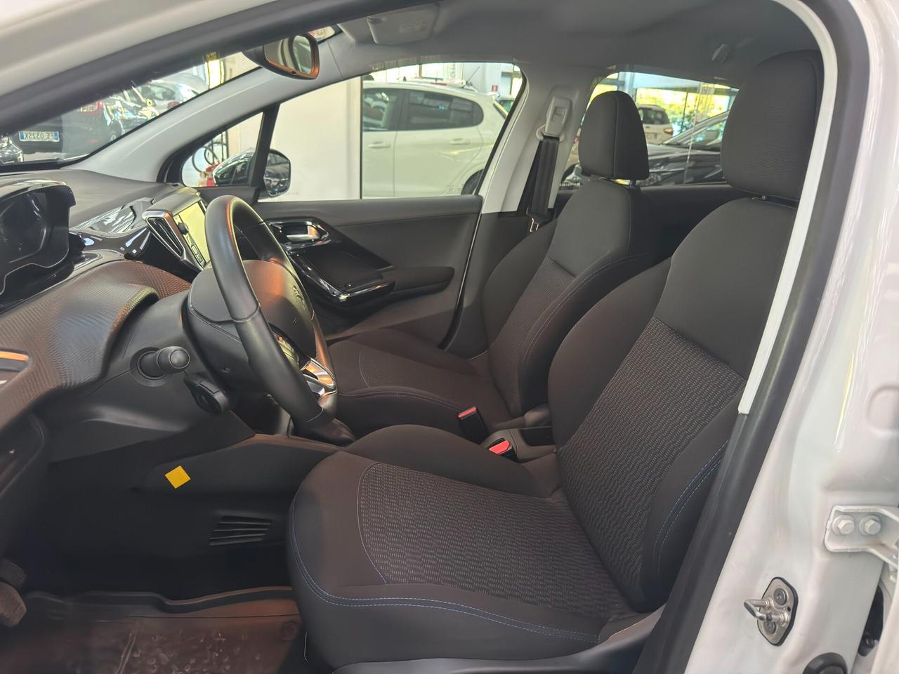 Peugeot 208 PureTech 82 Stop&Start 5 porte Allure - EDIZIONE LIMITATA: SIGNATURE