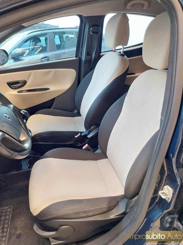 LANCIA Ypsilon 1.2 69 CV (Garanzia 12 Mesi)