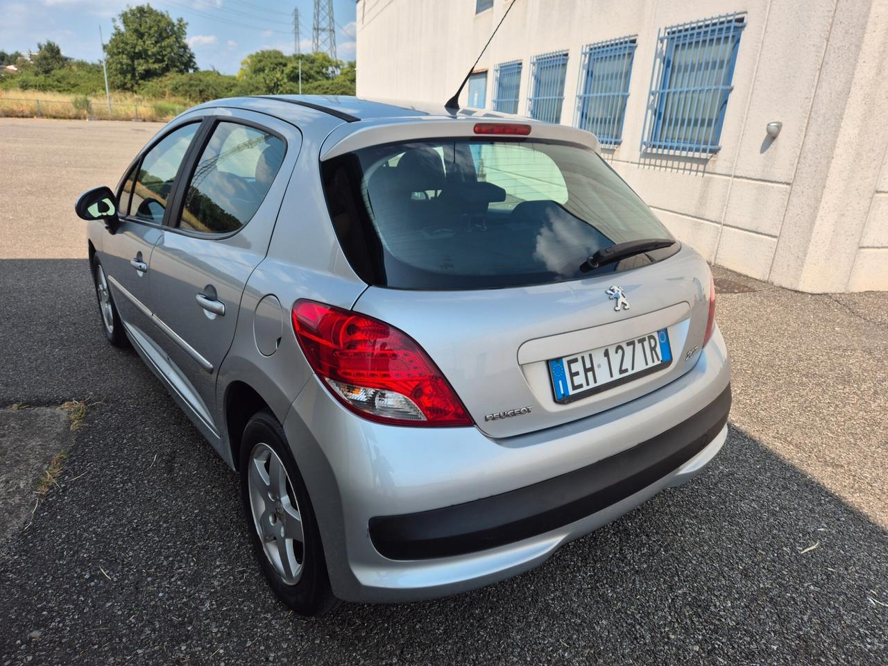 Peugeot 207 1.4 8V 75CV 5p EURO 5