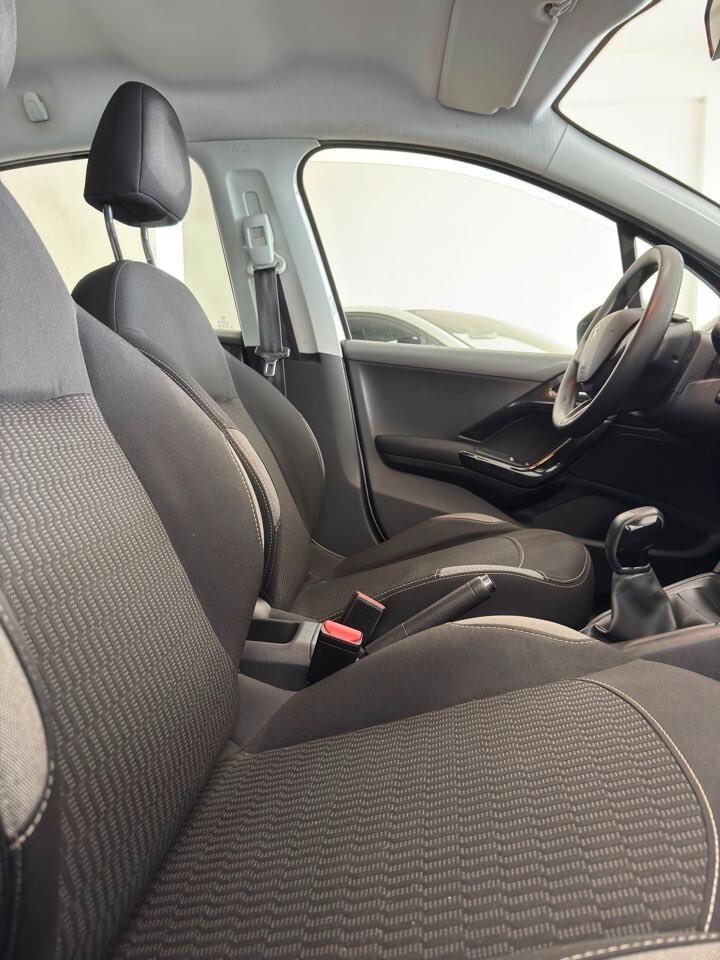 Peugeot 208 1.4 HDi 68 CV 5 porte Business