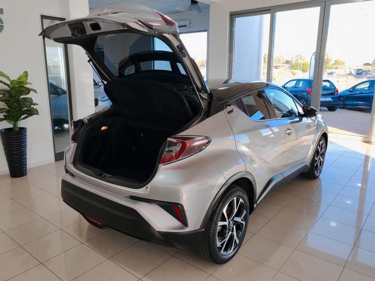 Toyota C-HR 1.8 Hybrid E-CVT Style