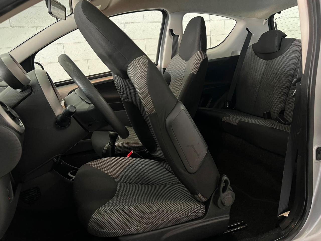 Toyota Aygo 1.0 12V VVT-i 3 porte Lounge Connect MMT