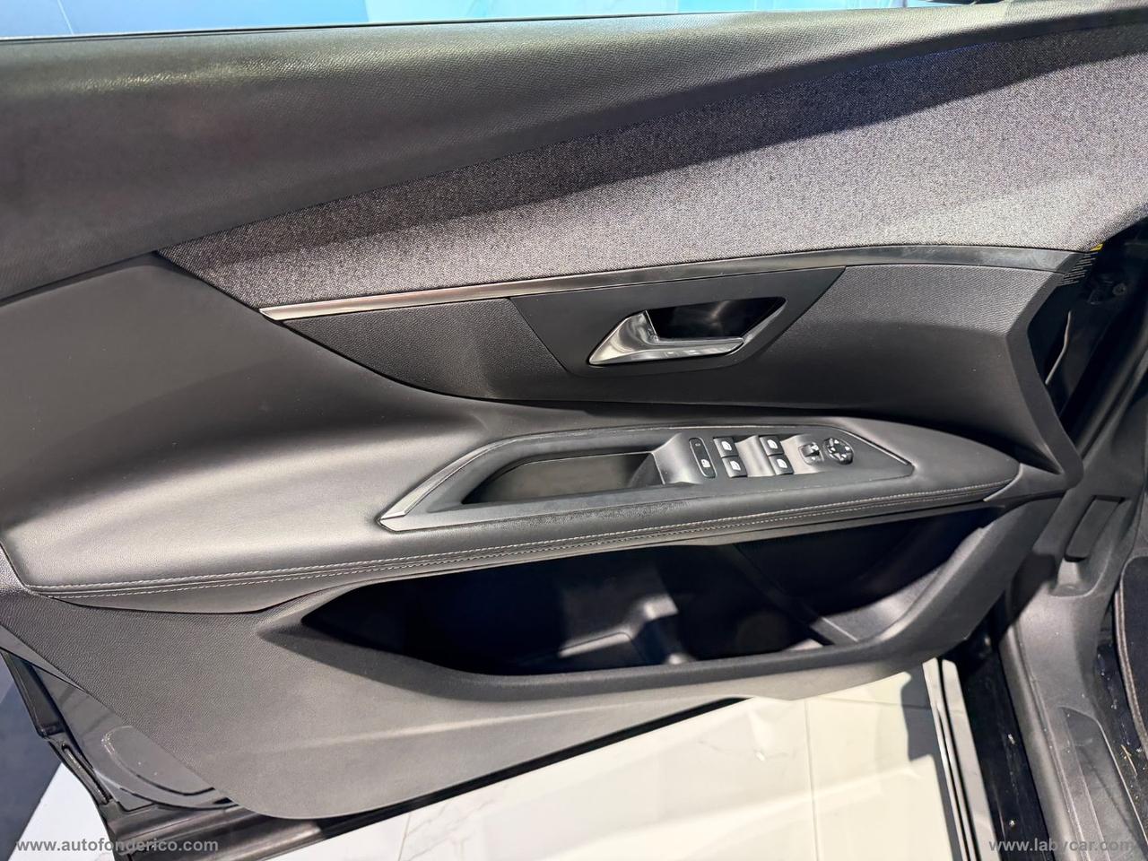PEUGEOT 3008 BlueHDi 120 S&S Allure