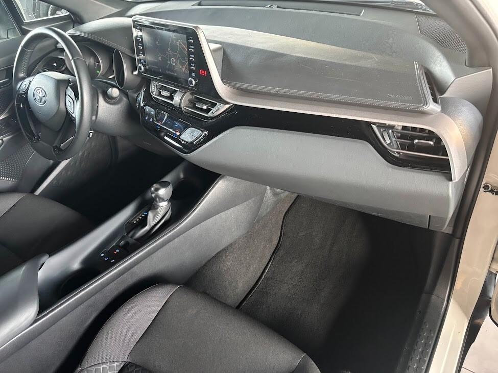 Toyota C-HR 1.8 Hybrid E-CVT Business