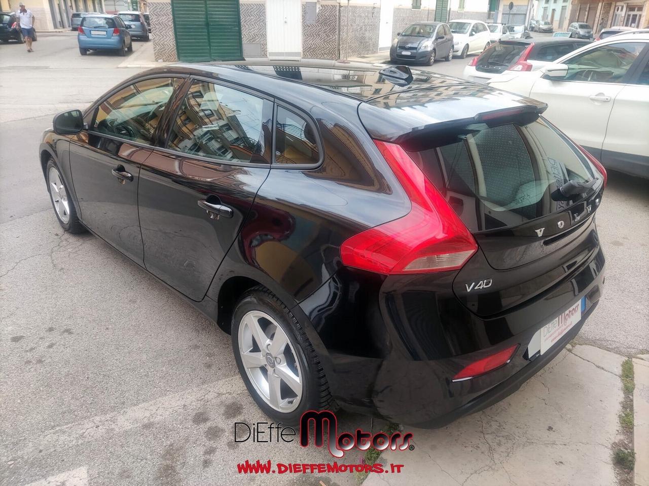 Volvo V40 D2 1.6 Powershift Kinetic
