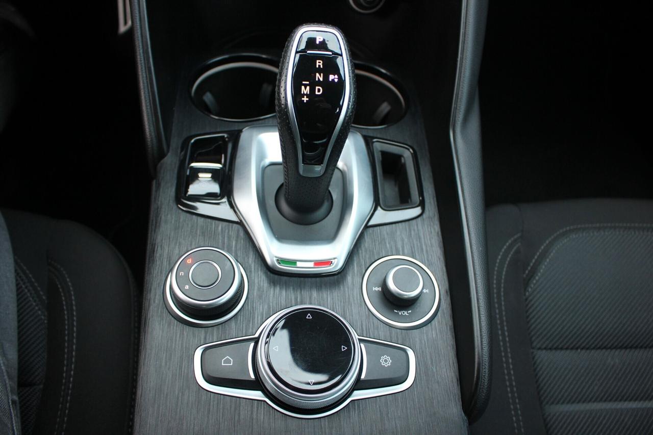 Giulia 160cv-at8*PREZZO VERO*tagliando alfa-unipro