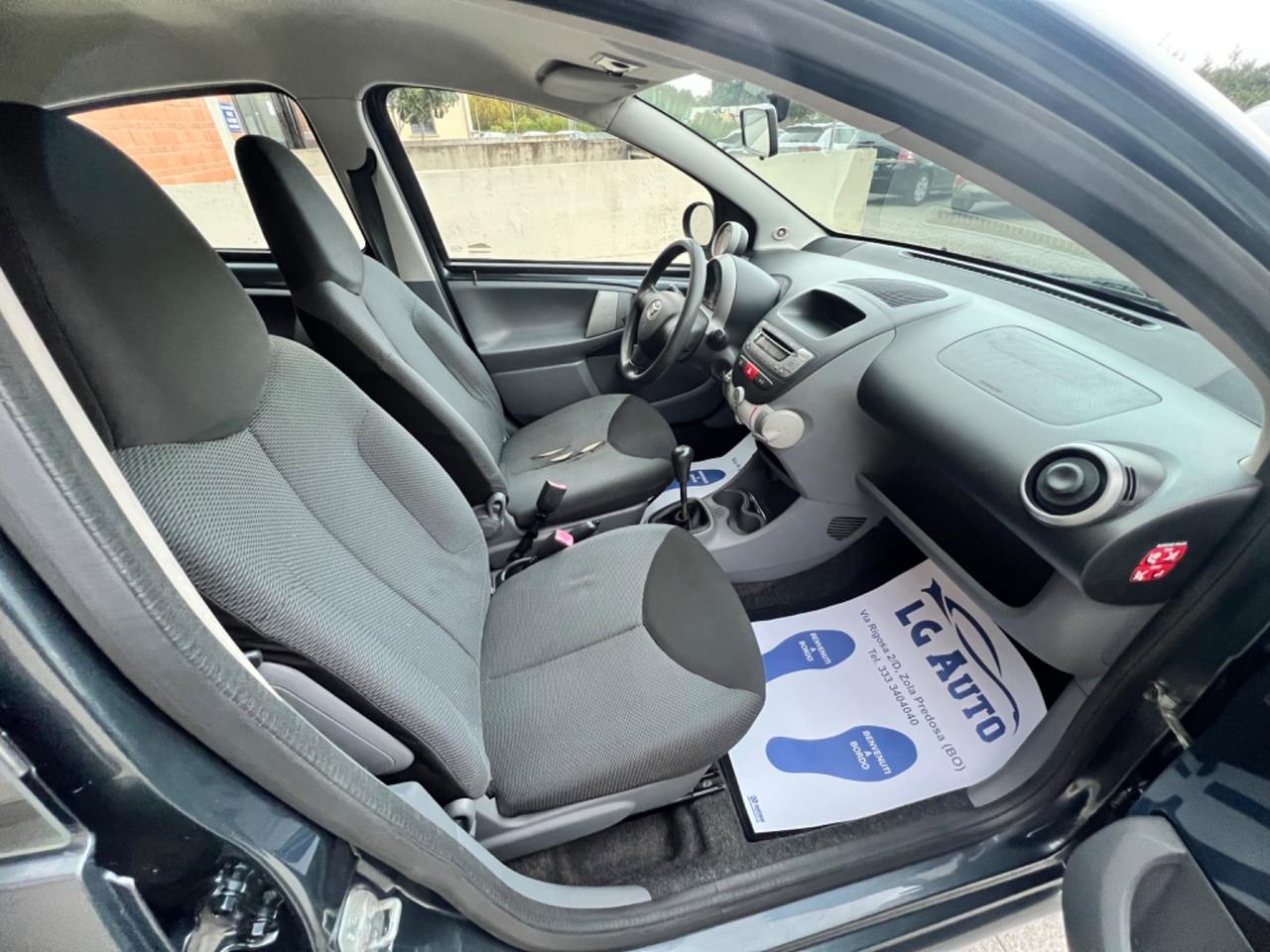 Toyota Aygo 1.0 12V VVT-i 5 porte Sol