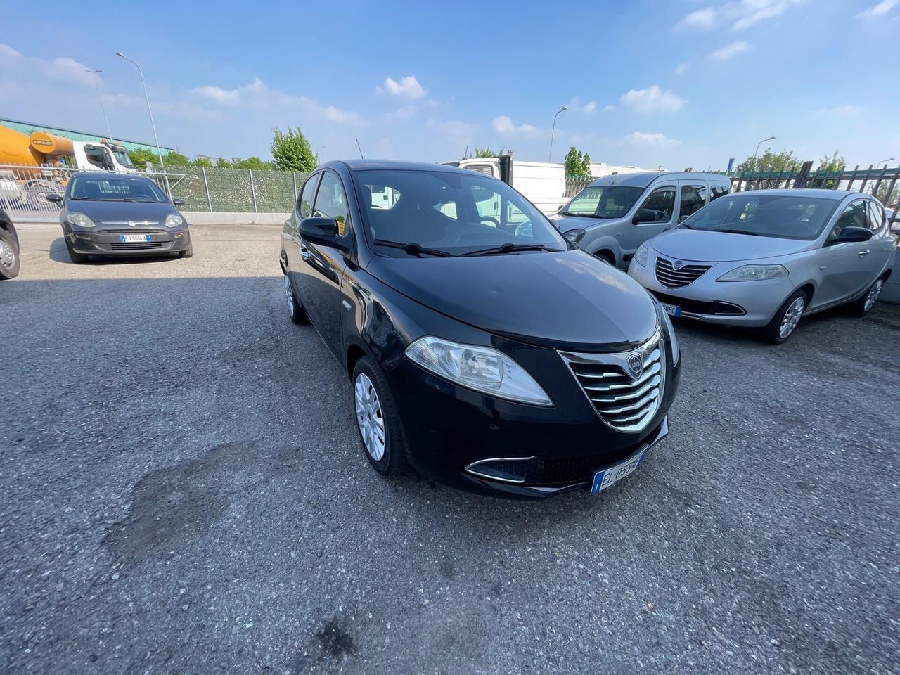 Lancia Ypsilon 1.2 69 CV Unyca
