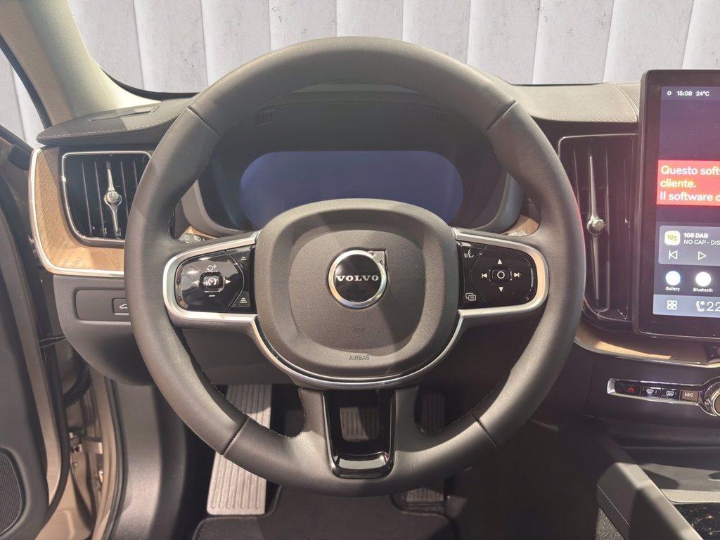 VOLVO XC60 2.0 b5 mhev Ultra Dark awd auto del 2025