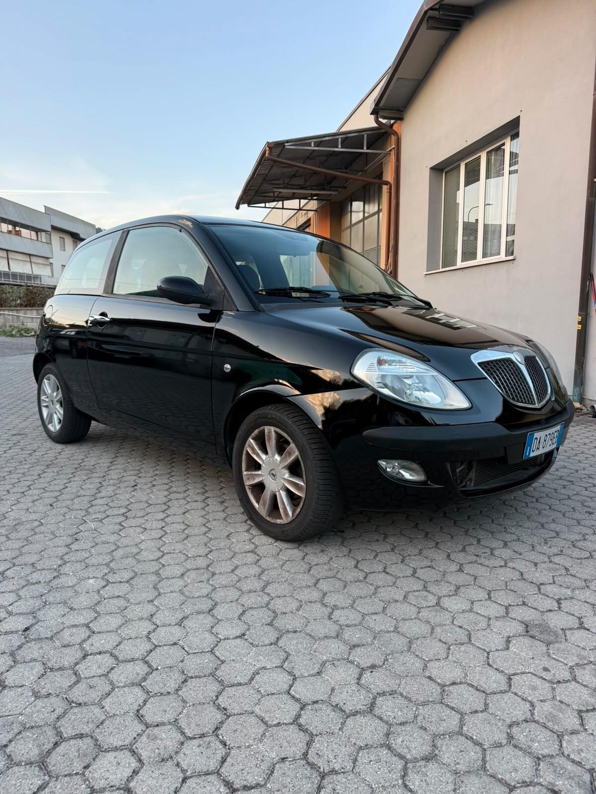 Lancia Ypsilon 1.2 Oro