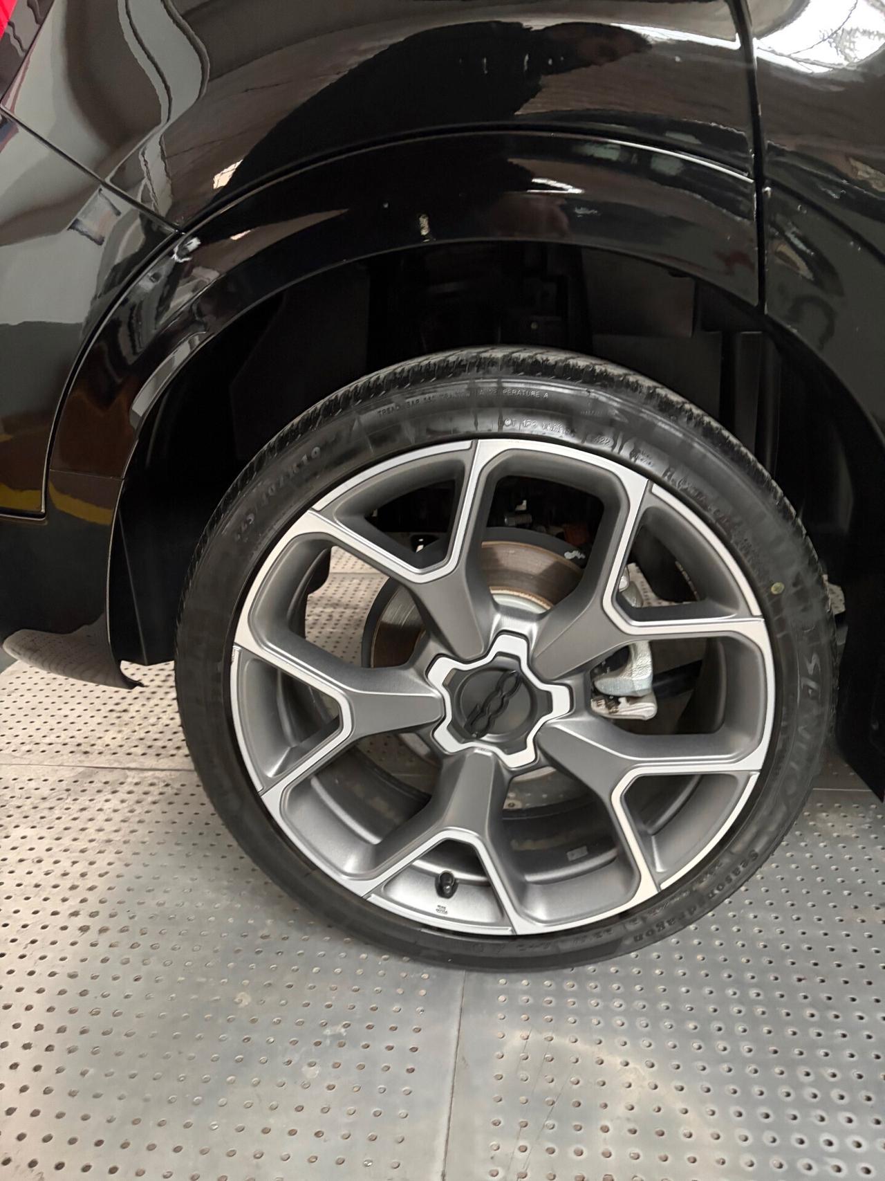 FIAT 500 X 1.6 M-JET 130cv SPORT (25.000 KM!)