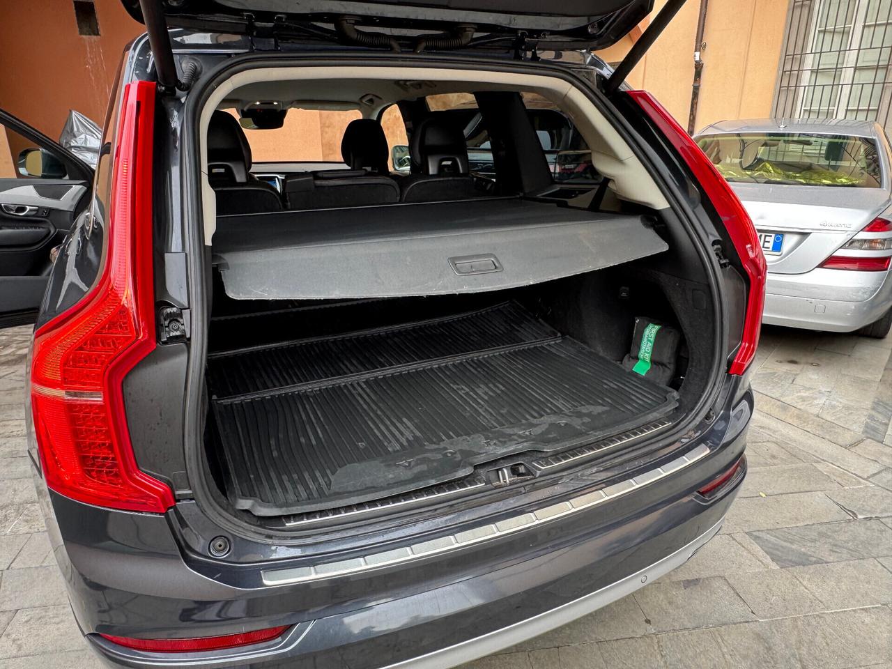 Volvo XC 90 B5 (d) AWD automatico 7 posti Momentum Pro