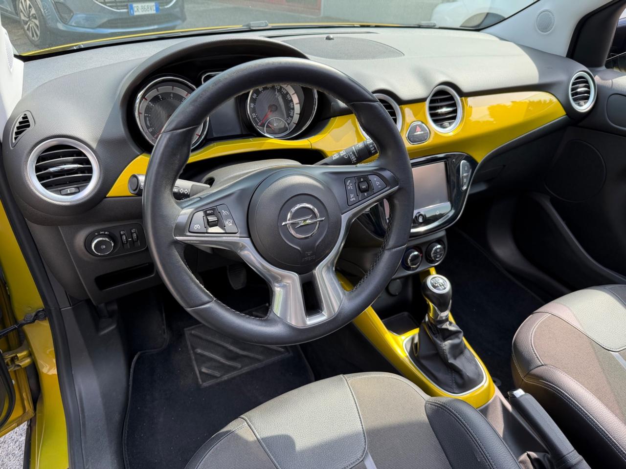 Opel Adam Rocks 1.0 cabrio 66000KM