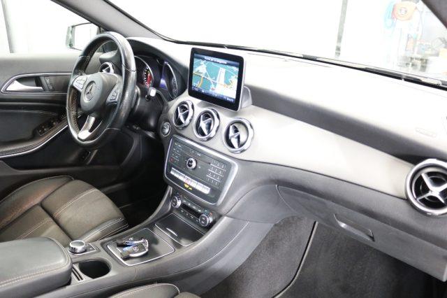 MERCEDES-BENZ GLA 200 d Automatic 4Matic Sport