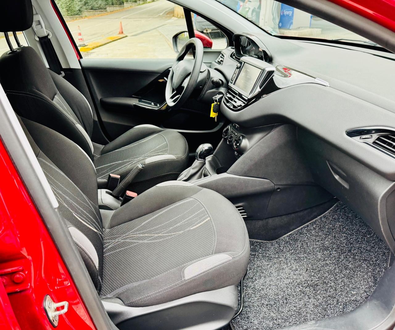 Peugeot 208 1.4 HDi 68 CV 5 porte Allure