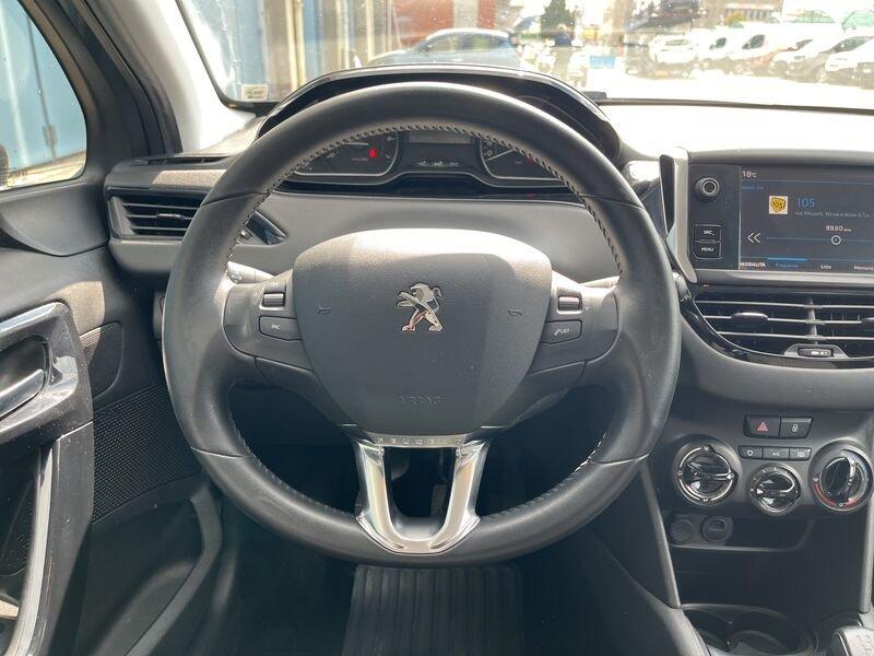Peugeot 208 I 2015 1.2 puretech Active s&s 82cv 5p neopatentati