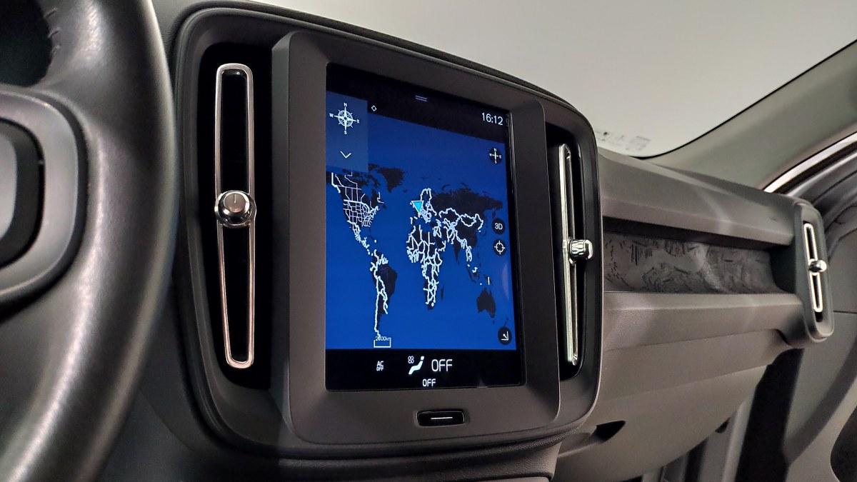 VOLVO Xc40 D3 Geartronic Momentum Core N-1