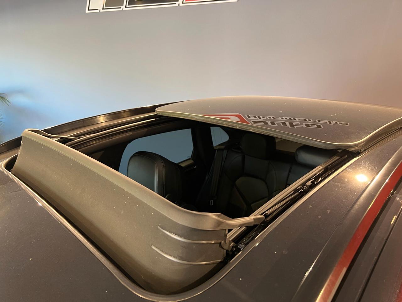 Porsche Macan 2.0 PASM PNEUMATICHE