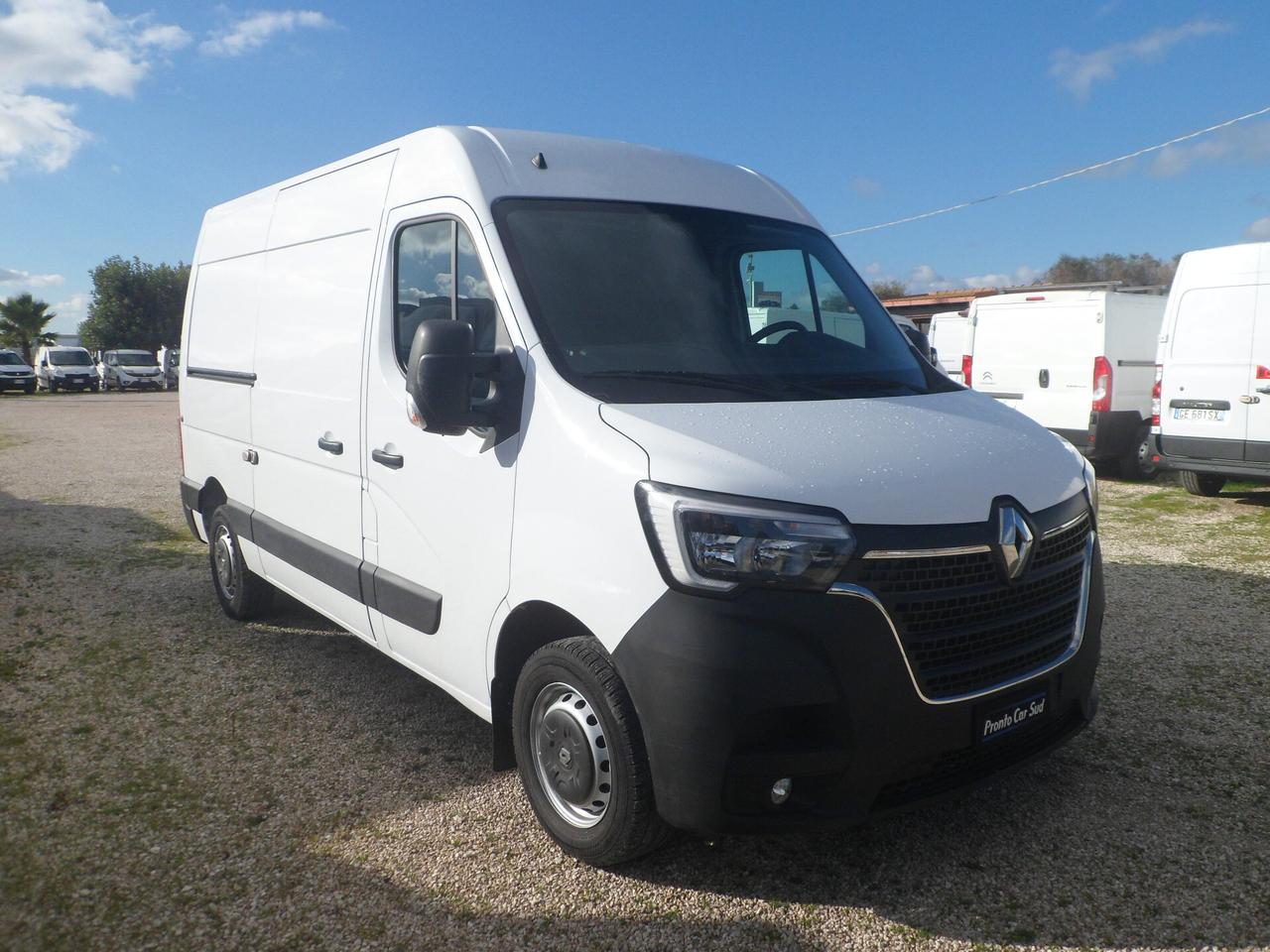 Renault Master furgone medio alto doppia porta