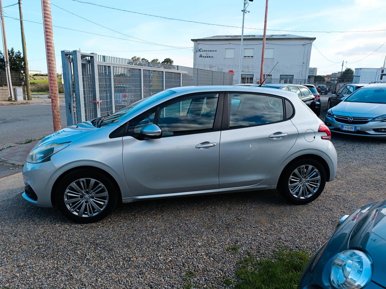 Peugeot 208 PureTech 82 5 porte Allure