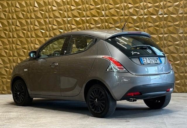 Lancia Ypsilon 1.2 69 CV 5 porte Gold