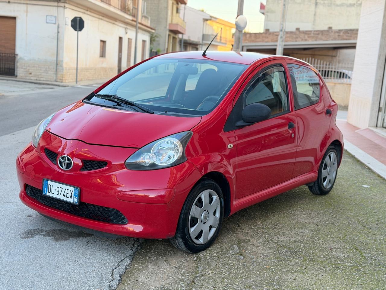 Toyota Aygo 1.0 12V VVT-i 5 porte Sol