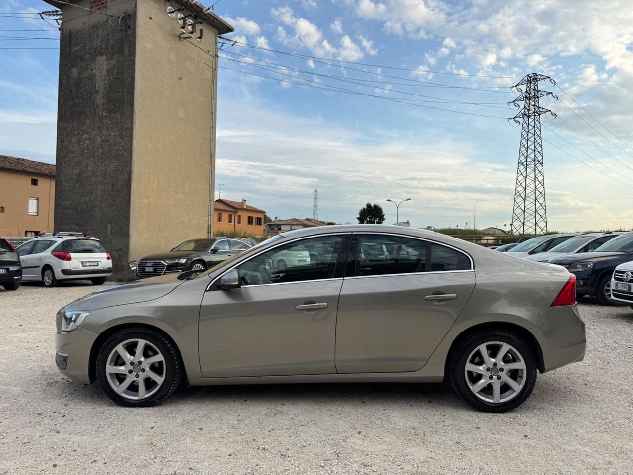 Volvo S60 D4 R-design UNICO TOP