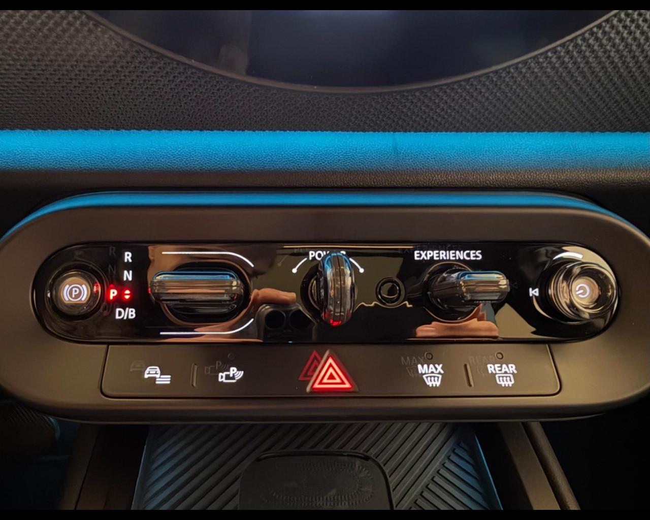 MINI Mini Countrym.(U25) - Mini E Favoured Countryman