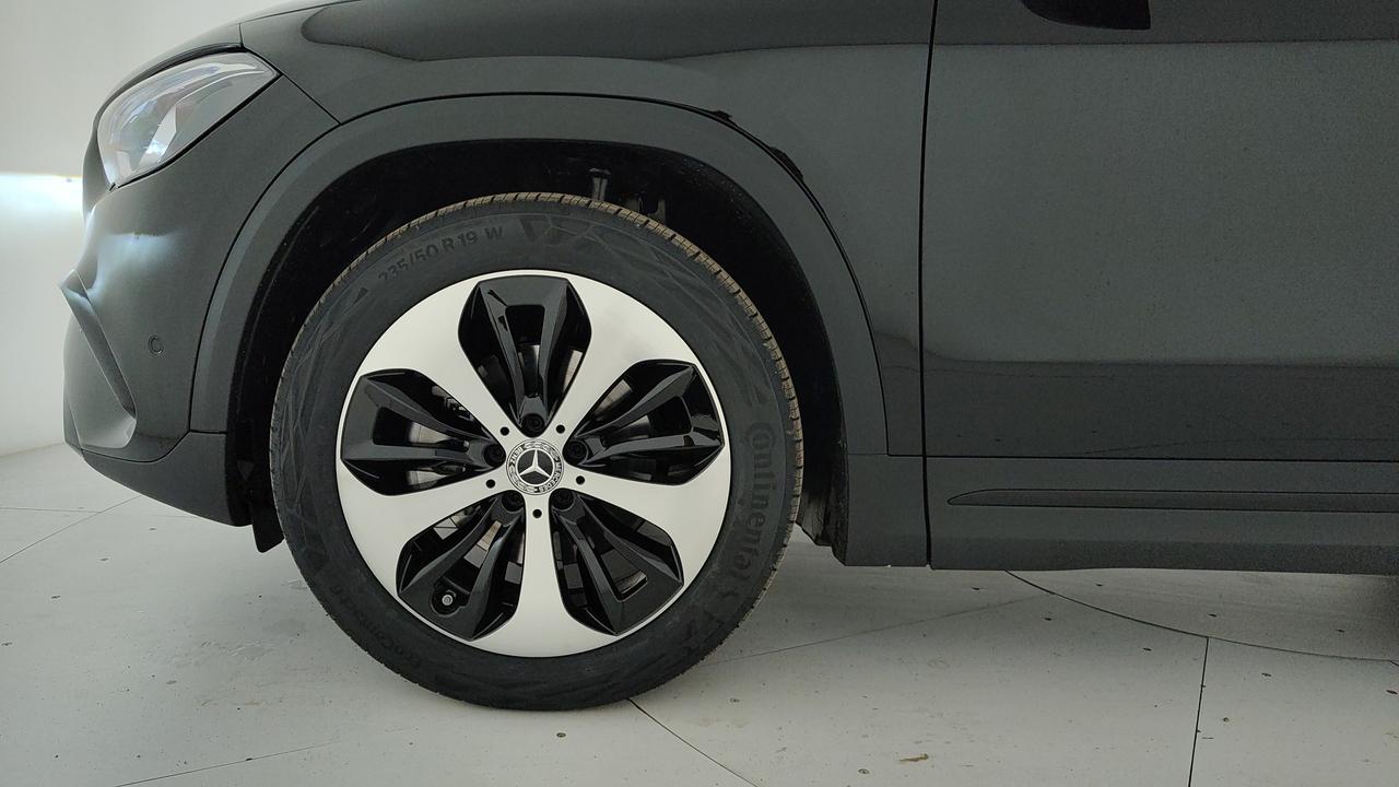 Mercedes-Benz GLA 200 d automatic