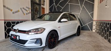 Volkswagen Golf GTI Performance 2.0 245 CV TSI DSG 5p.