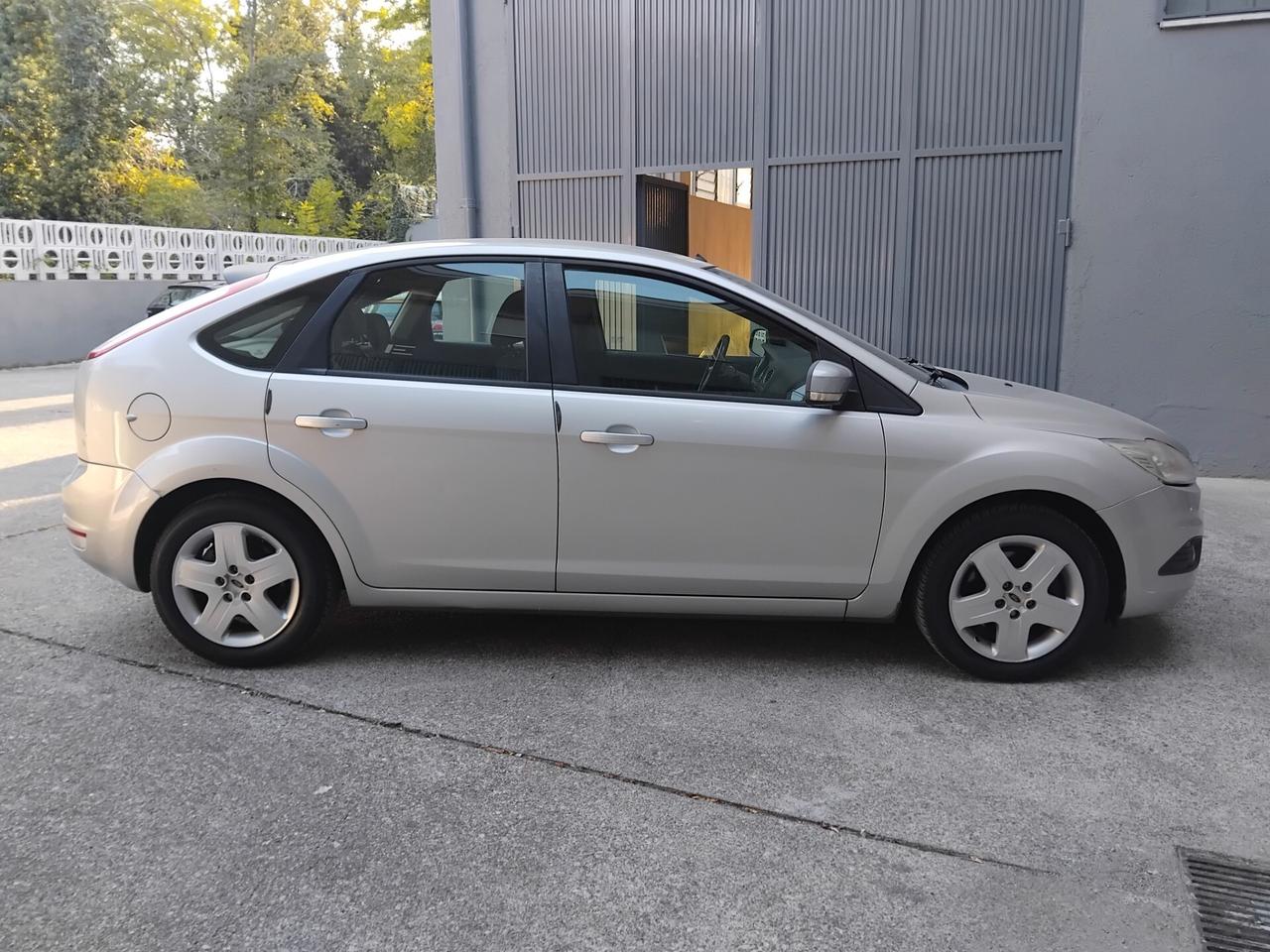 Ford Focus 2.0 gpl garanzia