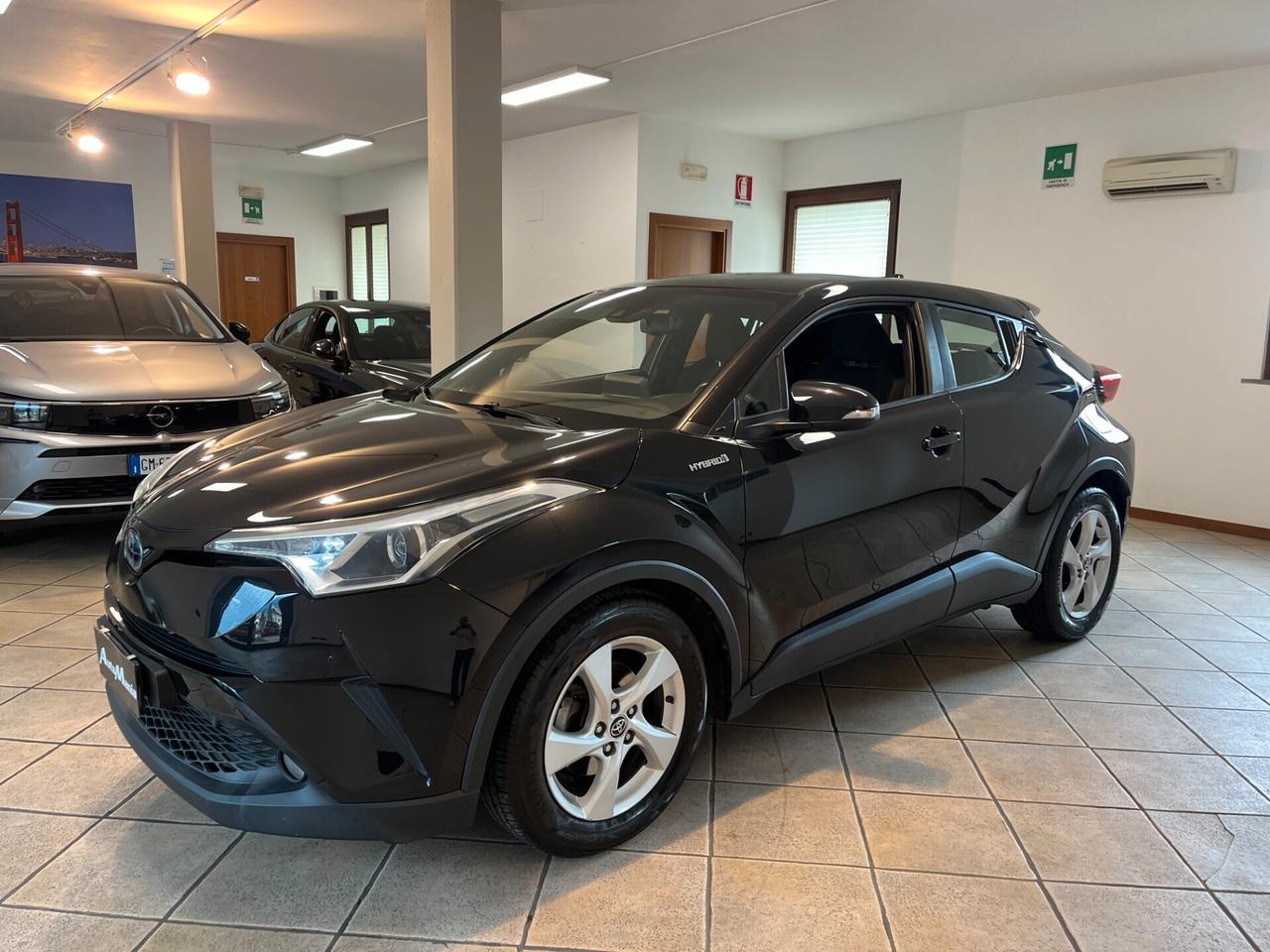 Toyota C-HR 1.8 Hybrid E-CVT Business