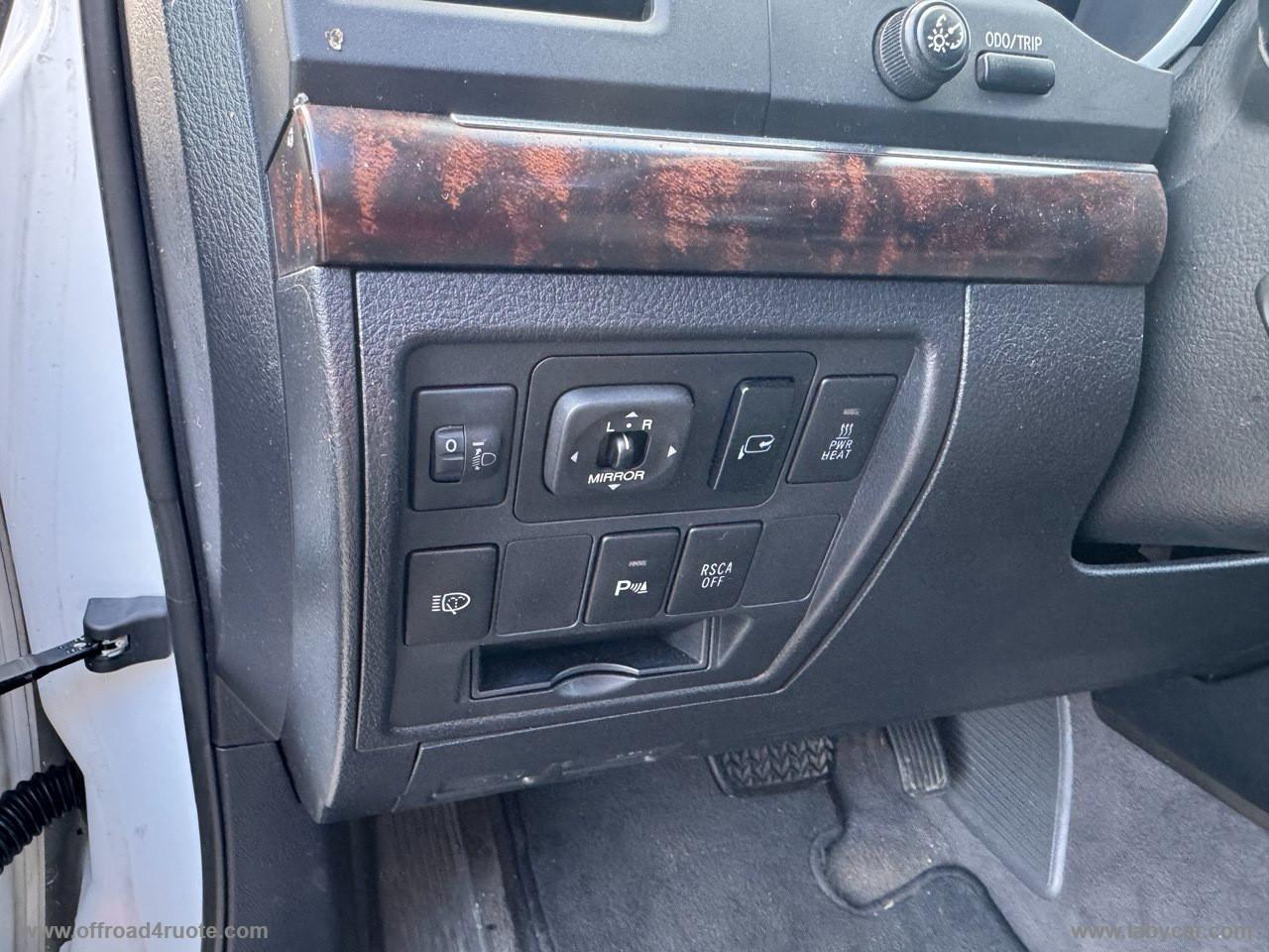 TOYOTA Land Cruiser V8 4.5 D4-D 7 posti