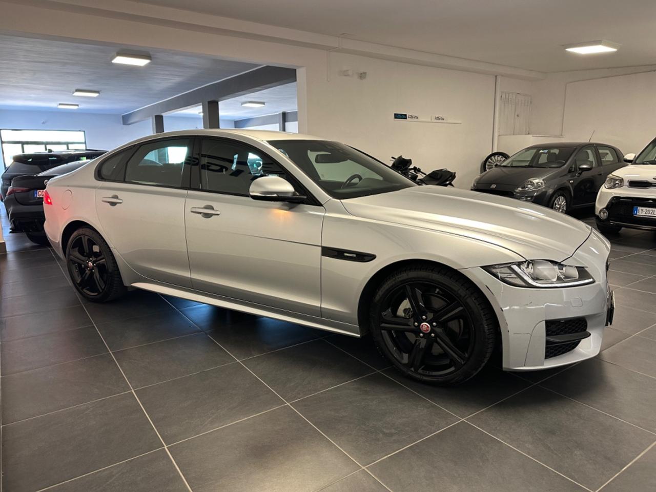 JAGUAR XF 2.0D AWD AUTOMATICA 240CV R-SPORT