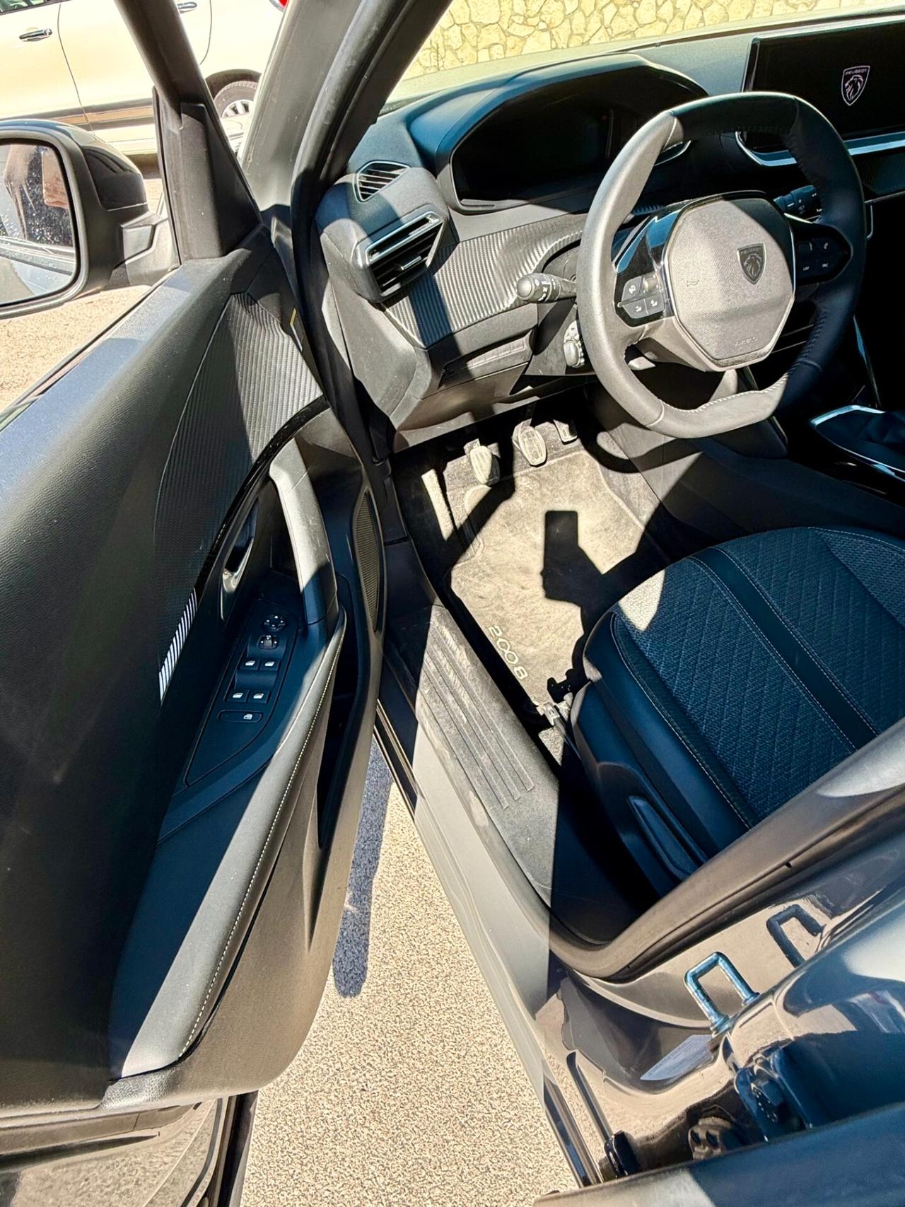 Peugeot 2008 PureTech 100 S&S Allure