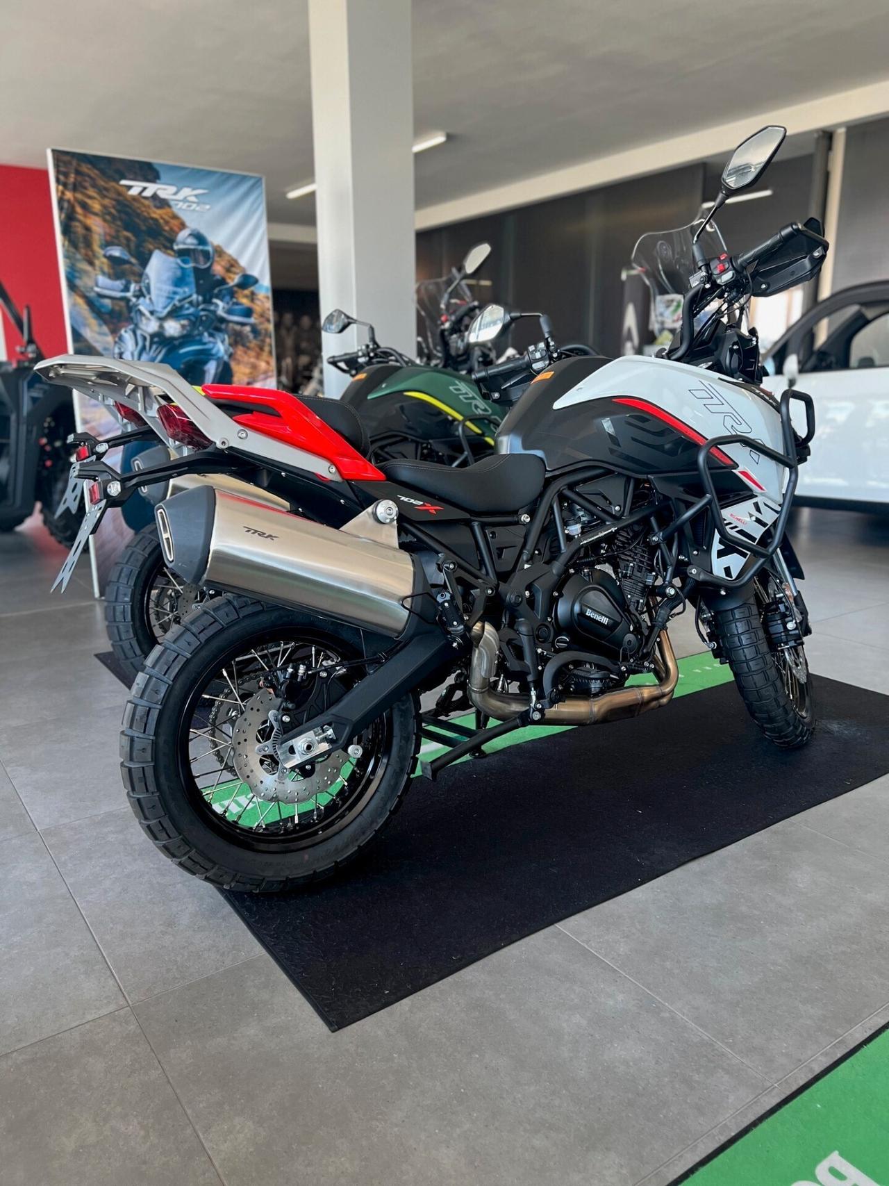 Benelli TRK 702 X Gres White - NUOVA