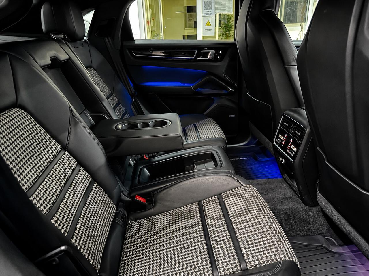 Porsche Cayenne Coupe 3.0 e-hybrid tiptronic