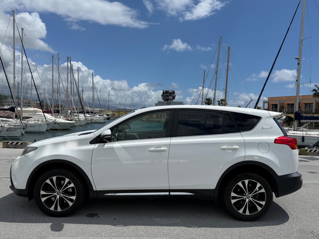 Toyota RAV 2.0 D-4D 4WD Lounge-FULL OPTIONAL
