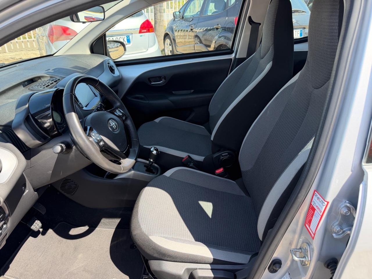 Toyota Aygo Connect 1.0 VVT-i 72 CV 5 porte x-play MMT