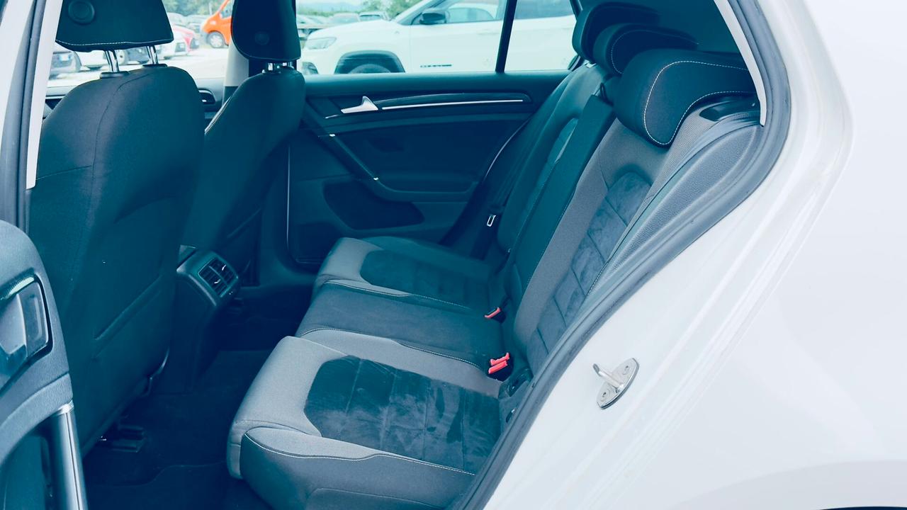 Volkswagen Golf 1.6 TDI 110 CV 5p. Business BlueMotion Technology