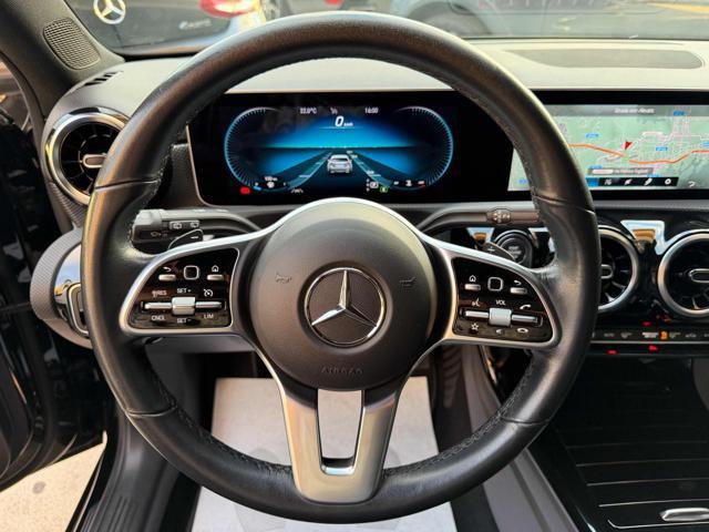 MERCEDES-BENZ A 200 d Auto Sport Night Edition KmCertif.