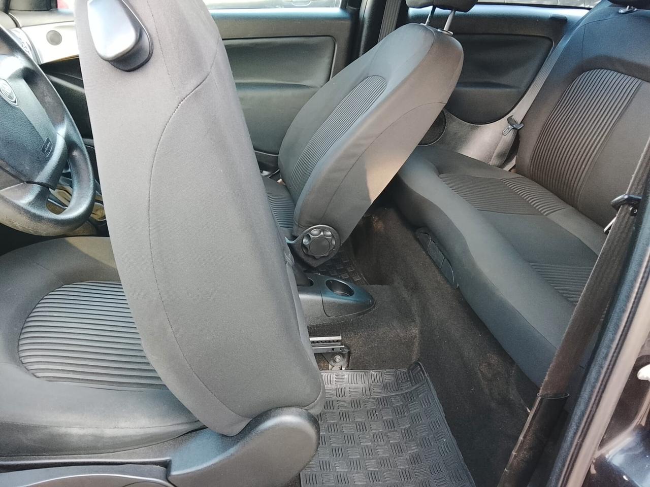 Lancia Ypsilon 1.2 argento
