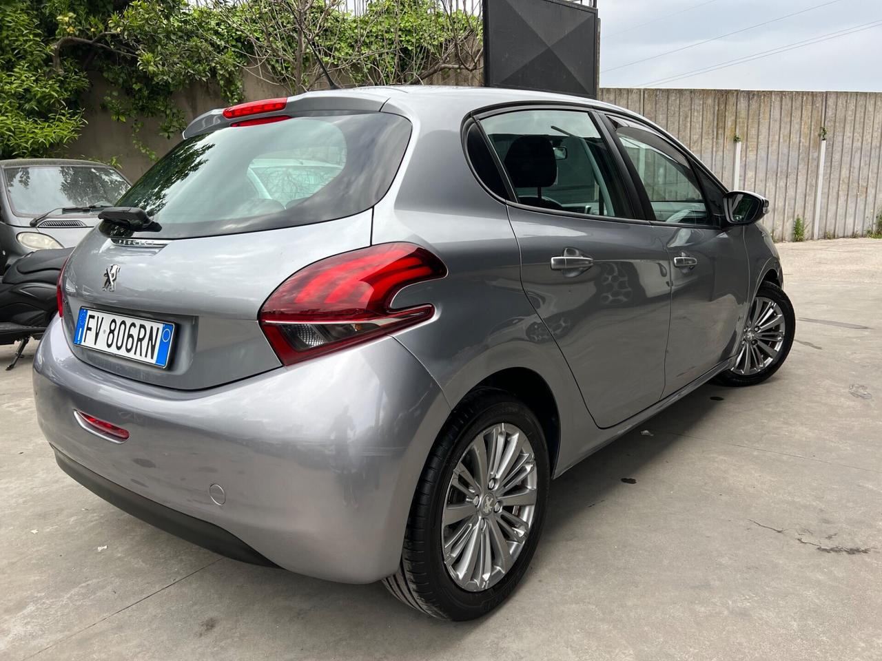 Peugeot 208 BlueHDi 100 S&S 5 porte GT Line