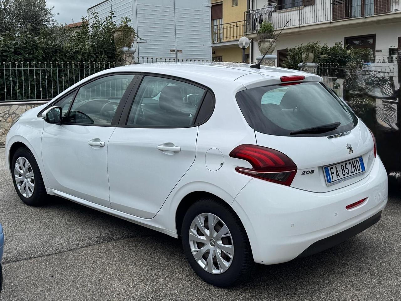 Peugeot 208 1.4 HDi 68 CV 5 porte Active