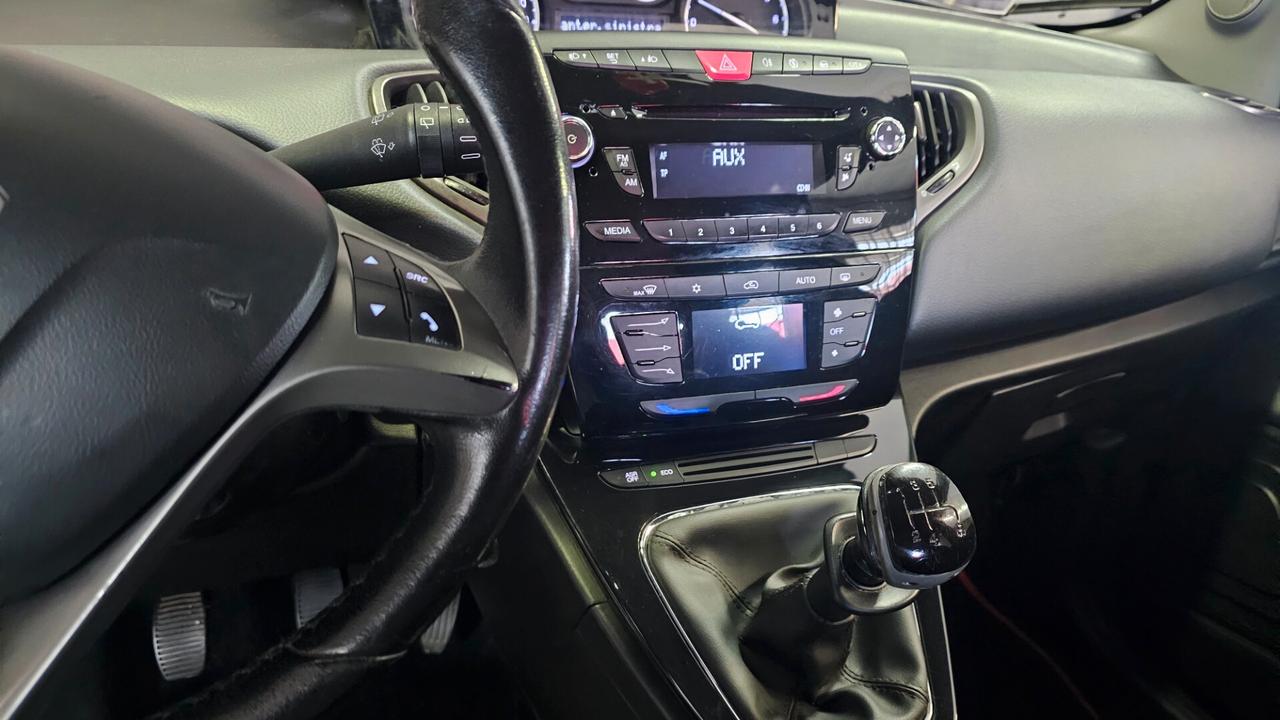 Lancia Ypsilon 0.9 TwinAir 85 CV 5 porte S&S Gold