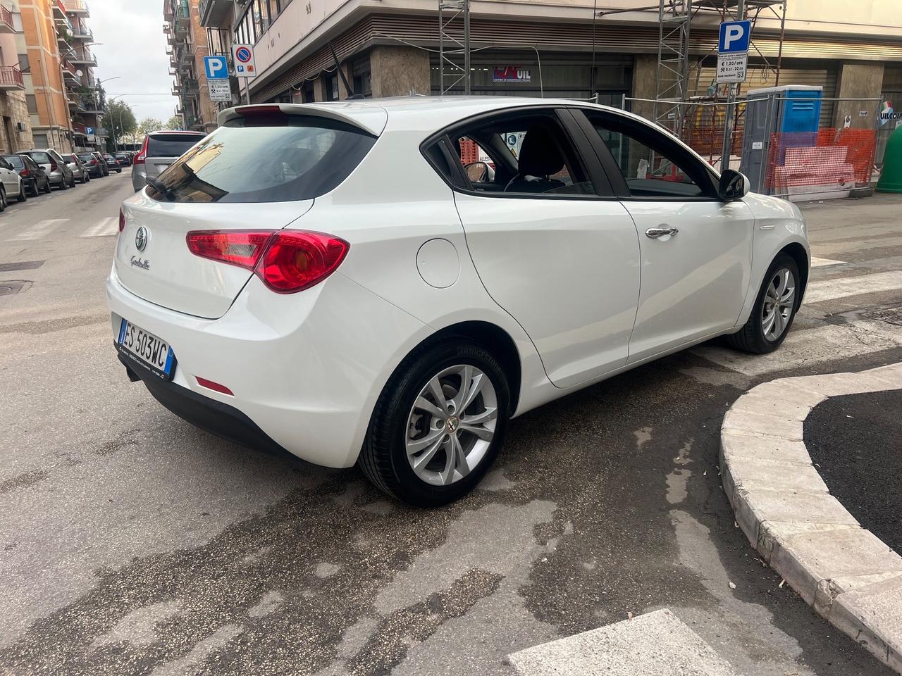 Alfa Romeo Giulietta 1.6 JTDm-2 105 CV Distinctive