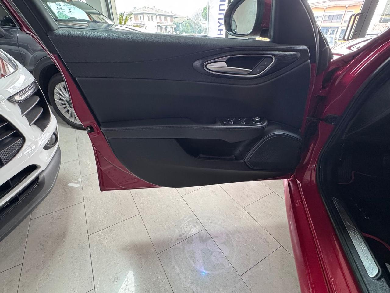 Alfa Romeo Giulia Veloce 2.0 Turbo #8750