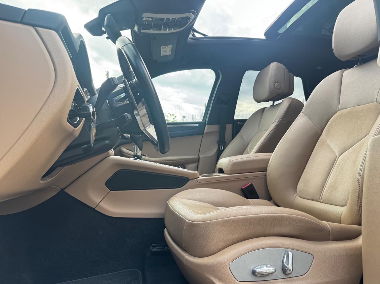 Porsche Macan 2.0 245cv Tetto apribile/Garanzia/Permute